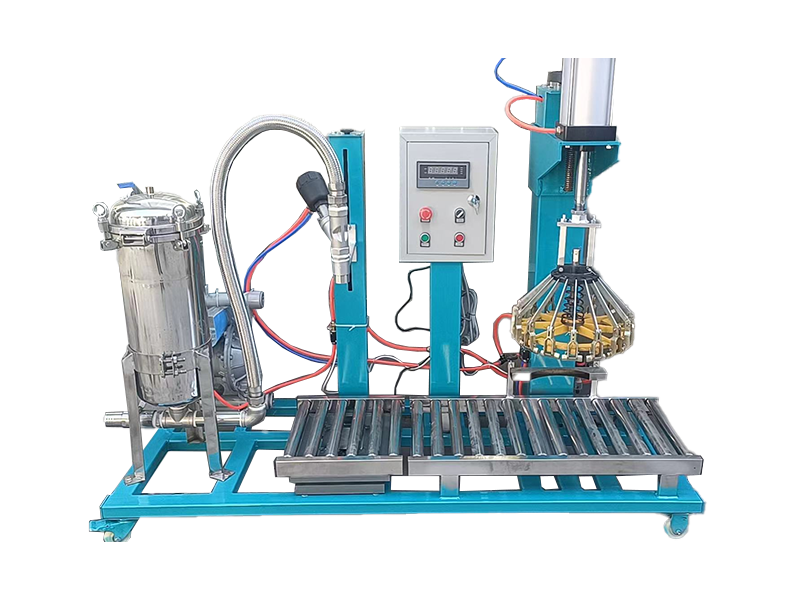 Filling machine with capping